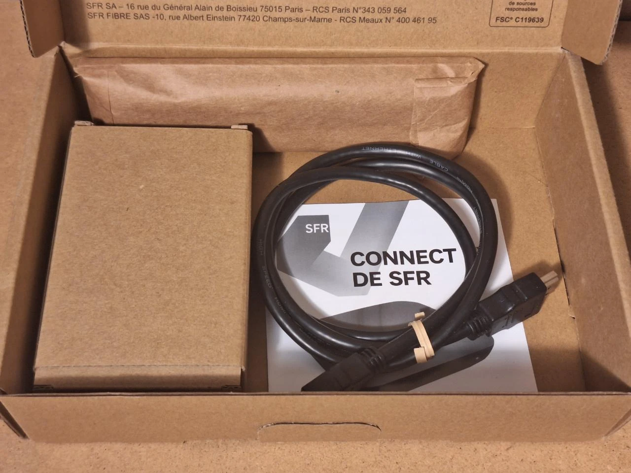 Kit SFR Connect TV – complet – Hdmi + alimentation + télécommande + piles – photo 3